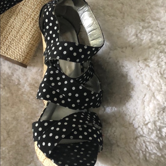 Black with white dot wedges - Picture 2 of 3